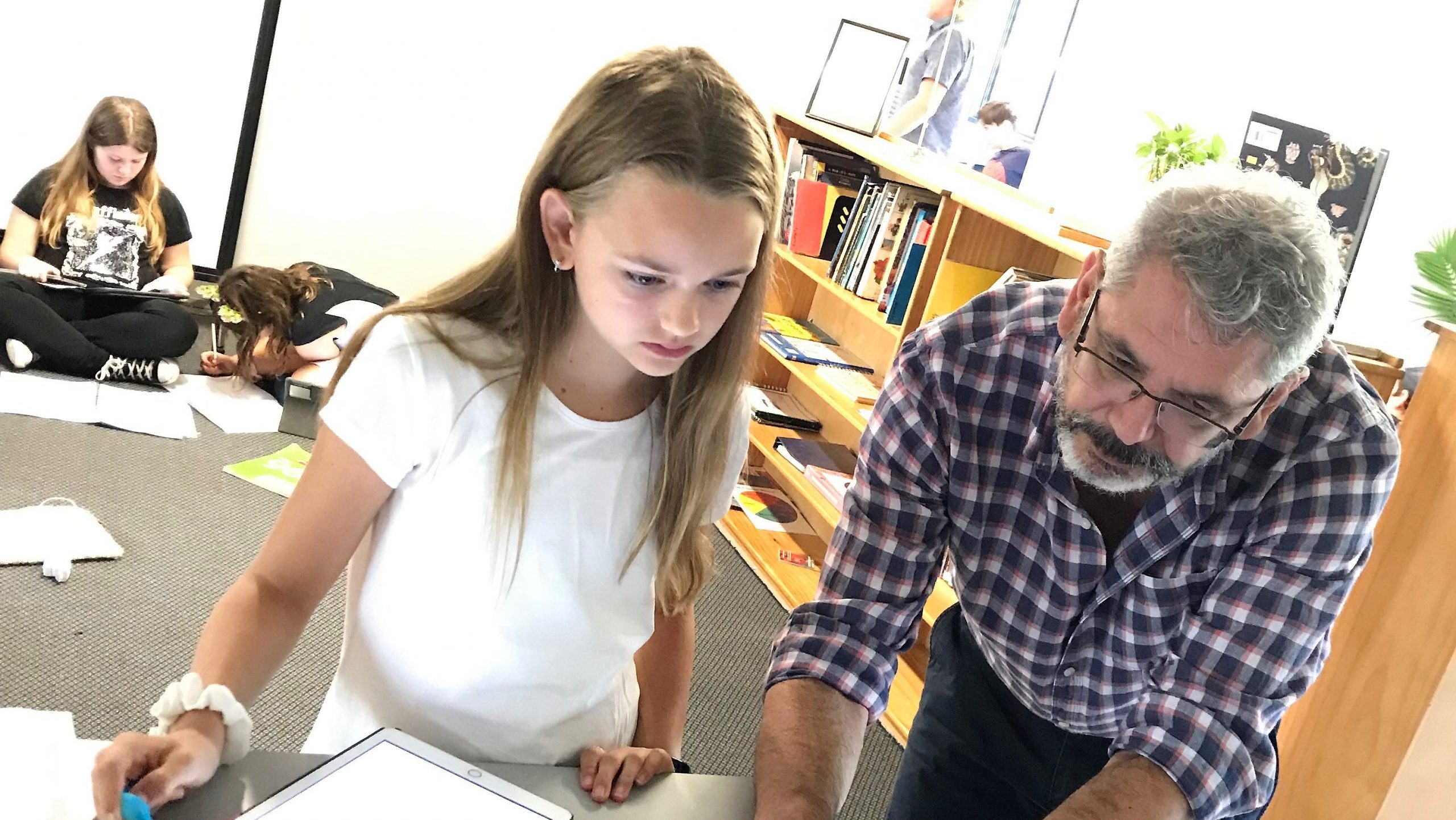 Former UN Delegate Assists MIC Students With MMUN Prep MIC